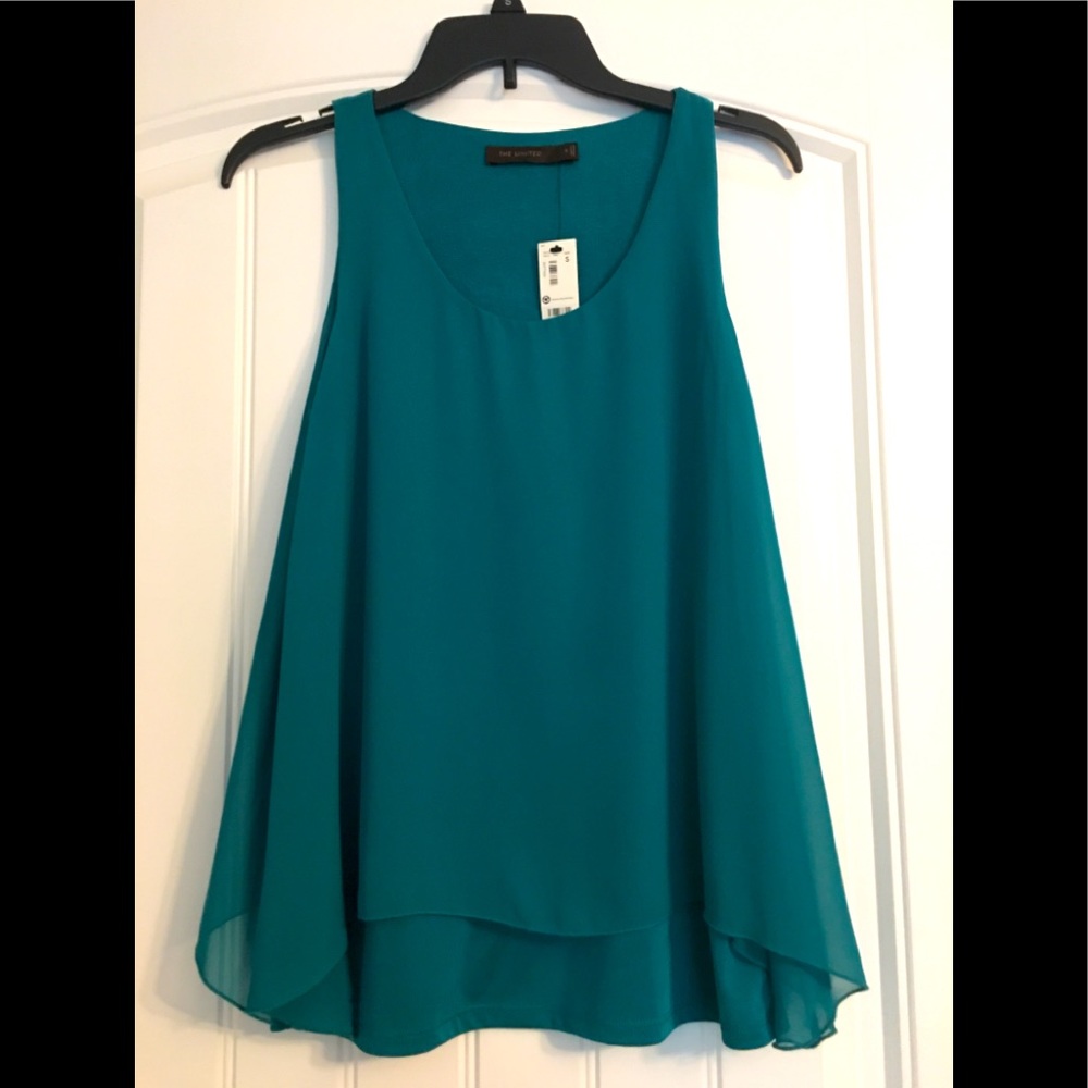 NWT Flowy top